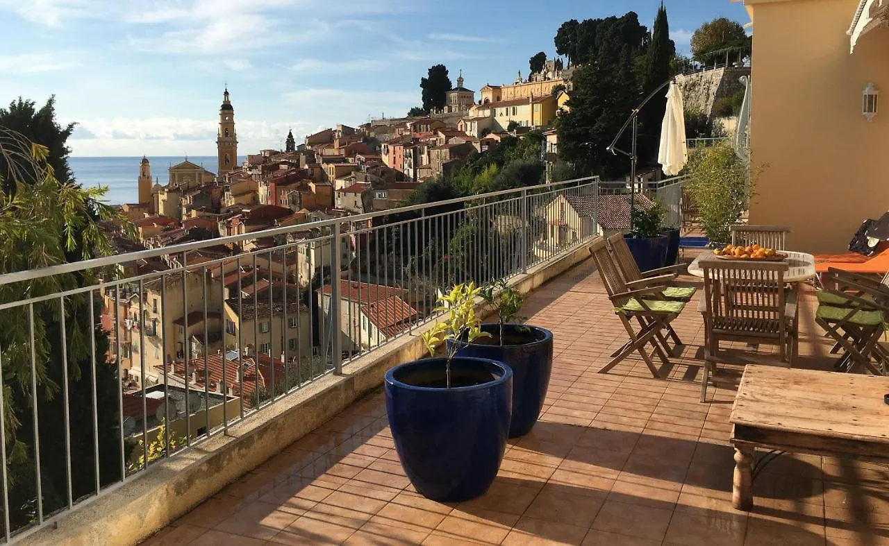Appartement Villa l'ensoleillée vue panoramique mer, 250 m de la plage et du centre ville Menton