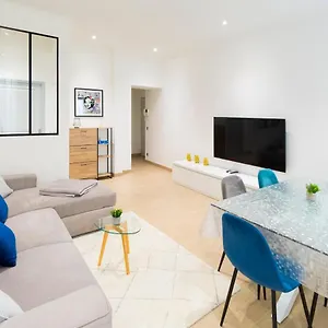 Sublime 2 Pièces Dans Le Carré D’or De Appartement