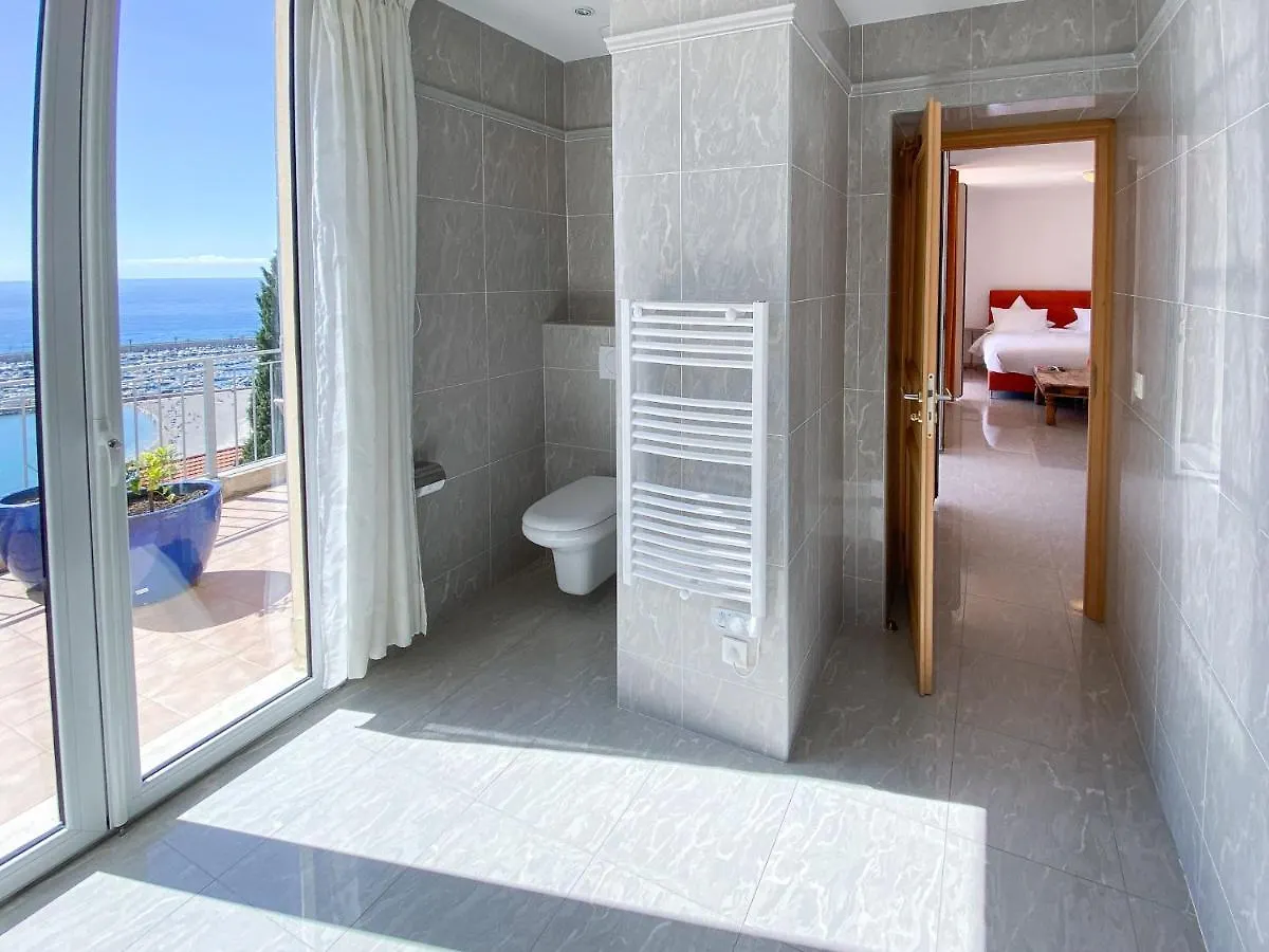 Villa L'Ensoleillee Vue Panoramique Mer, 250 M De La Plage Et Du Centre Ville Menton Appartement