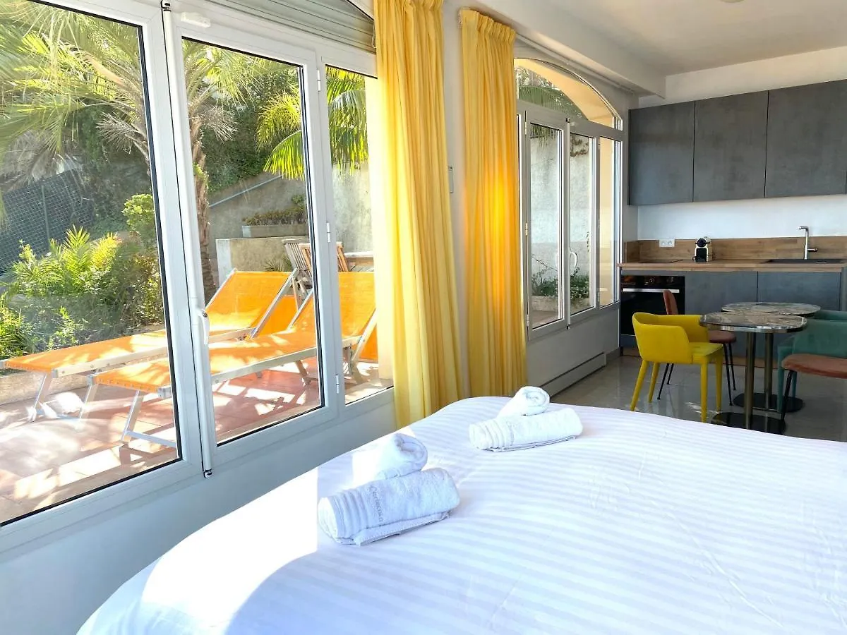 Villa L'Ensoleillee Vue Panoramique Mer, 250 M De La Plage Et Du Centre Ville Menton Apartment